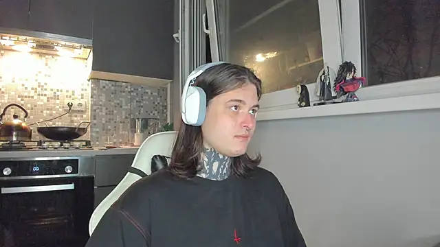 Snapshot of _torfin_ chatting on March 2025 09:06:02 PM torfin online show from March 2025 09:06:02 PM