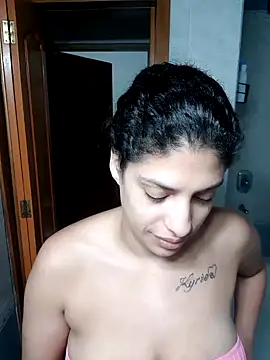 Snapshot of Shura_xxxBig chatting on September 2025 12:33:02 AM Shura xxxBig online show from September 2025 12:33:02 AM