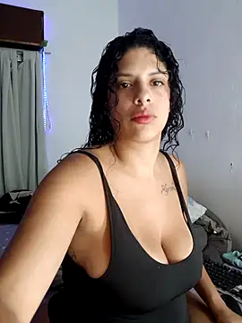 Snapshot of Shura_xxxBig chatting on February 2026 01:11:01 AM Shura xxxBig online show from February 2026 01:11:01 AM