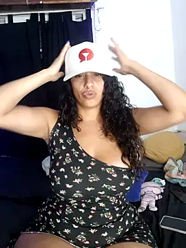 Snapshot of Shura_xxxBig chatting on February 2026 06:26:01 AM Shura xxxBig online show from February 2026 06:26:01 AM