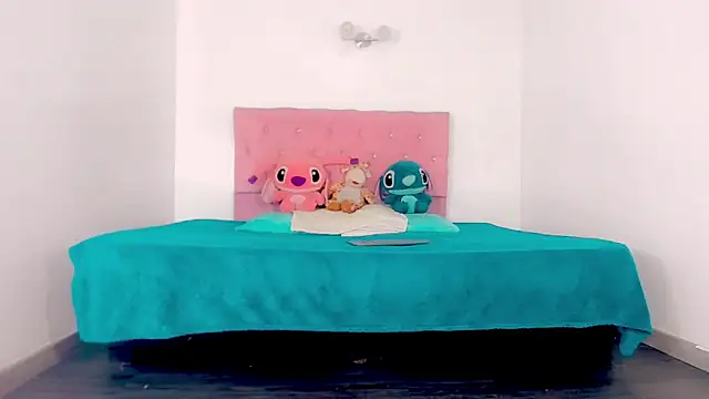 Snapshot of _Riannagarcia_ chatting on March 2026 07:08:01 PM Riannagarcia online show from March 2026 07:08:01 PM