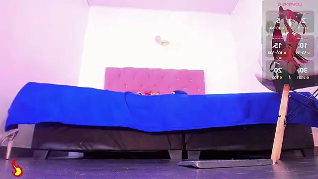 Snapshot of _Riannagarcia_ chatting on April 2026 07:45:01 AM Riannagarcia online show from April 2026 07:45:01 AM