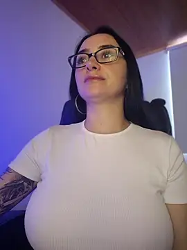 preetypeach online show from April 2026 09:05:01 PM