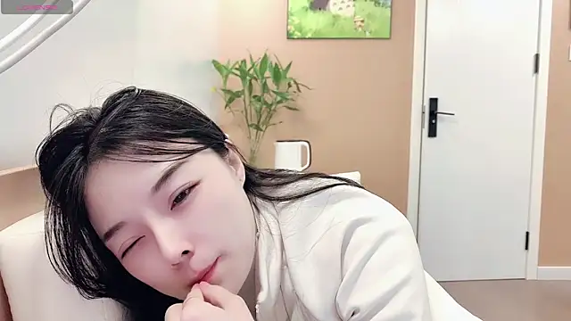 AKiKi711 online show from February 2026 02:43:02 PM