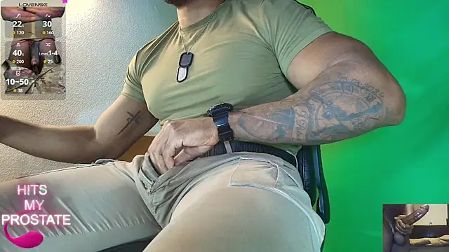 Snapshot of hot_black3 chatting on December 2025 04:01:02 PM hot black3 online show from December 2025 04:01:02 PM