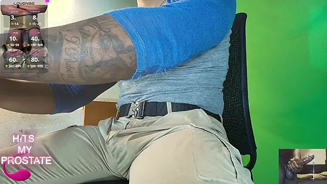 Snapshot of hot_black3 chatting on January 2026 03:38:01 PM hot black3 online show from January 2026 03:38:01 PM