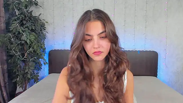 Milana Crystal  online show from December 2024 08:15:02 AM