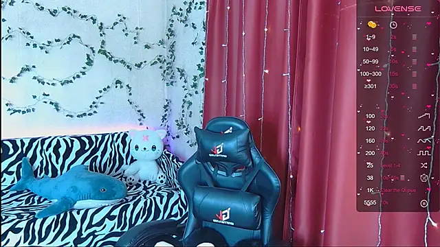 Snapshot of Sidney_blush chatting on March 2025 04:03:01 AM Sidney blush online show from March 2025 04:03:01 AM