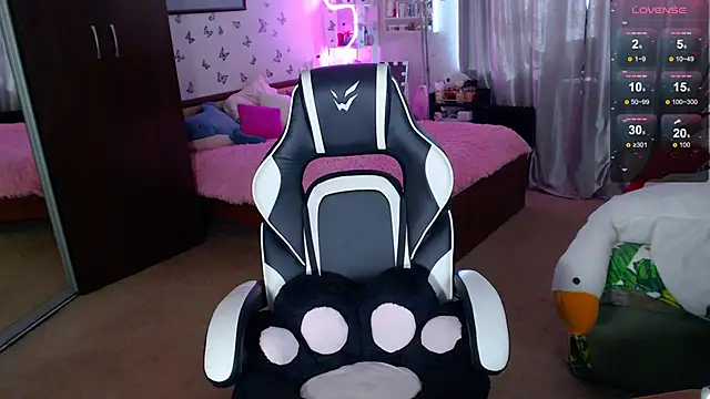 Snapshot of Sidney_blush chatting on February 2026 05:44:02 AM Sidney blush online show from February 2026 05:44:02 AM