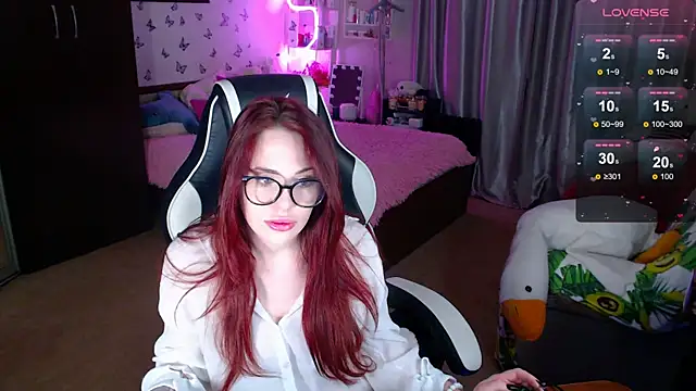 Snapshot of Sidney_blush chatting on February 2026 01:32:01 AM Sidney blush online show from February 2026 01:32:01 AM