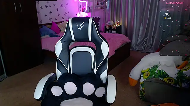 Snapshot of Sidney_blush chatting on February 2026 05:26:01 AM Sidney blush online show from February 2026 05:26:01 AM