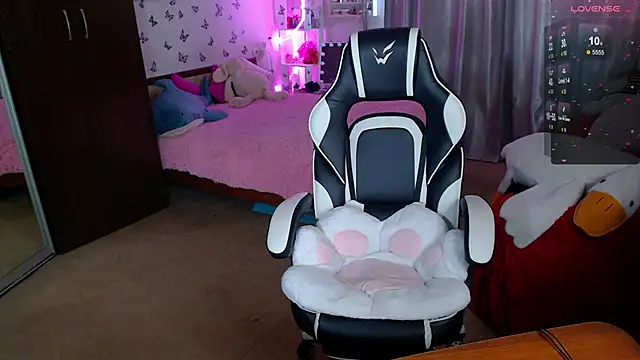 Snapshot of Sidney_blush chatting on February 2026 04:45:01 AM Sidney blush online show from February 2026 04:45:01 AM