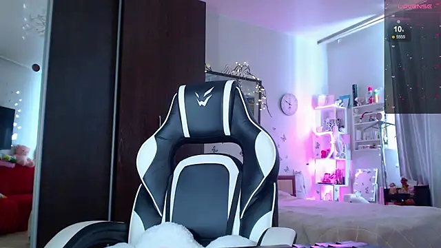 Snapshot of Sidney_blush chatting on April 2026 04:56:01 AM Sidney blush online show from April 2026 04:56:01 AM