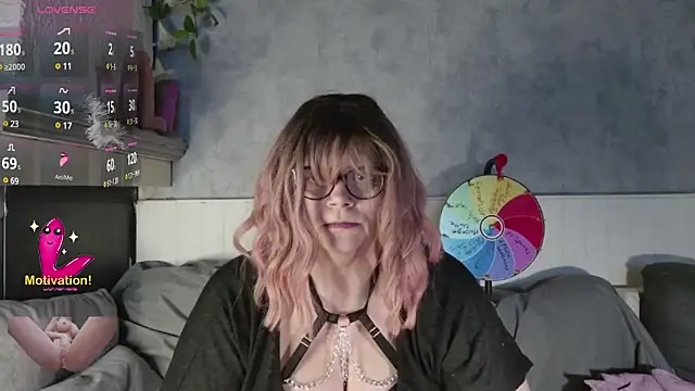 Snapshot of Lola-squirt chatting on January 2025 10:58:02 PM Lola-squirt online show from January 2025 10:58:02 PM