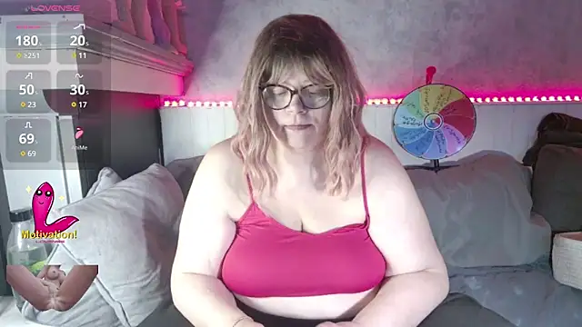 Snapshot of Lola-squirt chatting on February 2025 10:54:01 PM Lola-squirt online show from February 2025 10:54:01 PM