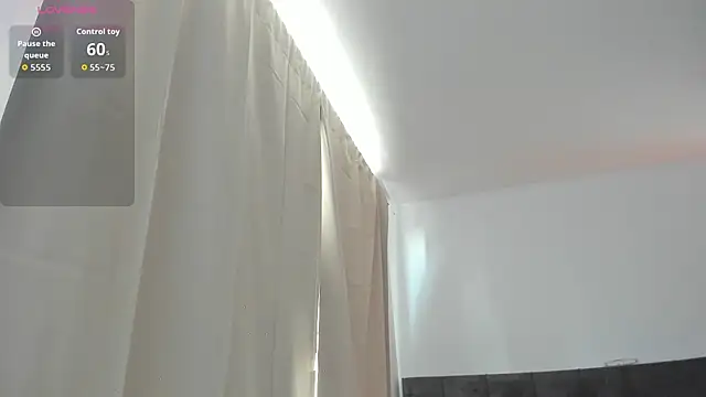 Kylie2211 online show from March 2026 06:02:01 PM