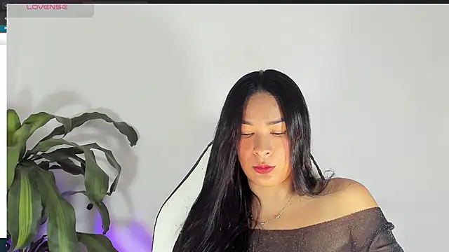 bella hadid1  online show from March 2025 02:01:02 PM