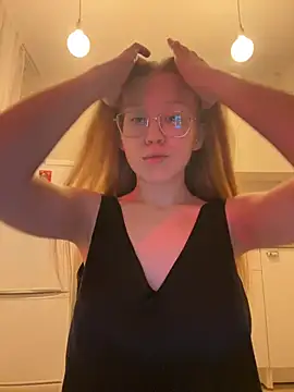 Snapshot of Eva_Weyne chatting on January 2025 03:40:02 PM Eva Weyne online show from January 2025 03:40:02 PM