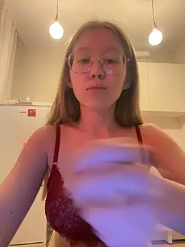 Snapshot of Eva_Weyne chatting on January 2025 05:10:01 PM Eva Weyne online show from January 2025 05:10:01 PM