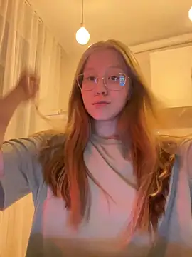 Snapshot of Eva_Weyne chatting on January 2025 08:52:02 PM Eva Weyne online show from January 2025 08:52:02 PM