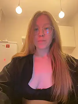 Snapshot of Eva_Weyne chatting on January 2025 07:16:01 PM Eva Weyne online show from January 2025 07:16:01 PM