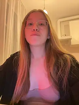 Snapshot of Eva_Weyne chatting on January 2025 02:41:01 PM Eva Weyne online show from January 2025 02:41:01 PM