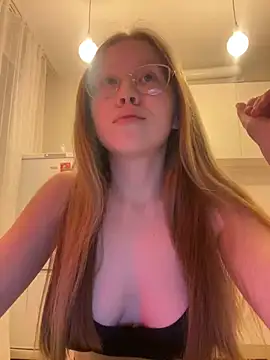 Snapshot of Eva_Weyne chatting on February 2025 06:02:02 PM Eva Weyne online show from February 2025 06:02:02 PM