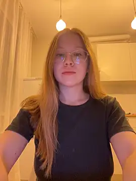 Snapshot of Eva_Weyne chatting on September 2025 07:46:01 PM Eva Weyne online show from September 2025 07:46:01 PM