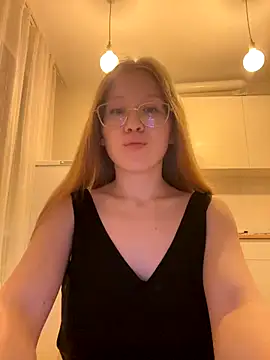 Snapshot of Eva_Weyne chatting on September 2025 07:14:02 PM Eva Weyne online show from September 2025 07:14:02 PM