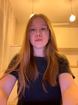 Snapshot of Eva_Weyne chatting on October 2025 07:12:01 PM Eva Weyne online show from October 2025 07:12:01 PM