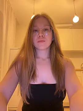 Snapshot of Eva_Weyne chatting on October 2025 07:32:01 PM Eva Weyne online show from October 2025 07:32:01 PM