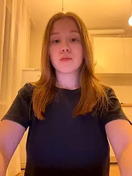 Snapshot of Eva_Weyne chatting on December 2025 09:42:01 PM Eva Weyne online show from December 2025 09:42:01 PM