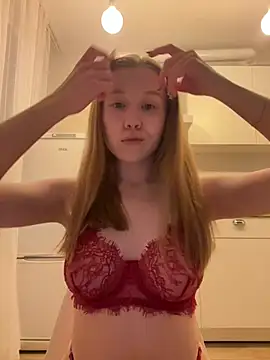 Snapshot of Eva_Weyne chatting on February 2026 08:35:02 PM Eva Weyne online show from February 2026 08:35:02 PM