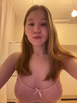 Snapshot of Eva_Weyne chatting on February 2026 09:41:01 PM Eva Weyne online show from February 2026 09:41:01 PM