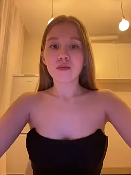 Snapshot of Eva_Weyne chatting on February 2026 08:38:01 PM Eva Weyne online show from February 2026 08:38:01 PM