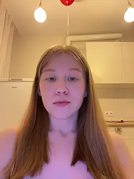 Snapshot of Eva_Weyne chatting on April 2026 08:47:01 PM Eva Weyne online show from April 2026 08:47:01 PM