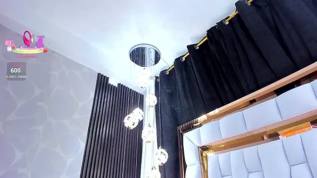 SarayRoyse online show from January 2026 07:30:01 PM