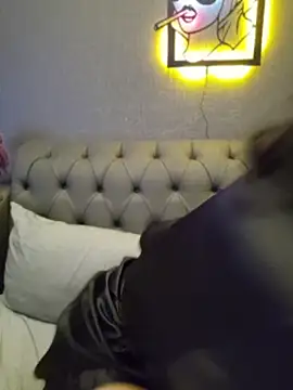 Esmertarcinim online show from April 2026 02:00:01 PM