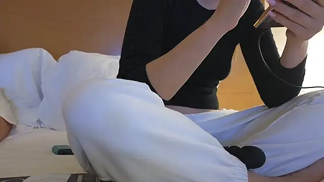 Snapshot of Mr-and-Mrs-Smith chatting on February 2025 02:36:01 PM Mr-and-Mrs-Smith online show from February 2025 02:36:01 PM