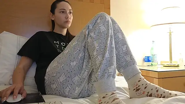 Snapshot of Mr-and-Mrs-Smith chatting on March 2025 05:24:02 PM Mr-and-Mrs-Smith online show from March 2025 05:24:02 PM