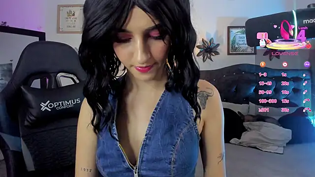 devlin violett online show from October 2025 01:33:02 AM