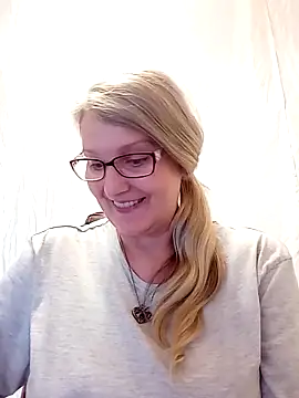 Snapshot of irinamaux chatting on February 2025 10:20:02 AM irinamaux online show from February 2025 10:20:02 AM