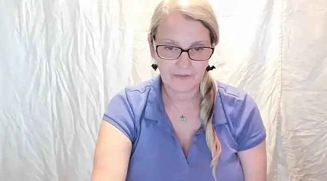 Snapshot of irinamaux chatting on February 2025 01:51:01 PM irinamaux online show from February 2025 01:51:01 PM