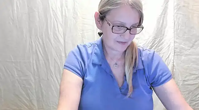 Snapshot of irinamaux chatting on February 2025 08:14:02 PM irinamaux online show from February 2025 08:14:02 PM