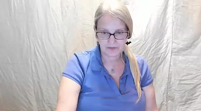 Snapshot of irinamaux chatting on February 2025 07:56:02 AM irinamaux online show from February 2025 07:56:02 AM