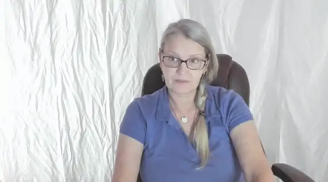 Snapshot of irinamaux chatting on February 2025 08:59:02 AM irinamaux online show from February 2025 08:59:02 AM