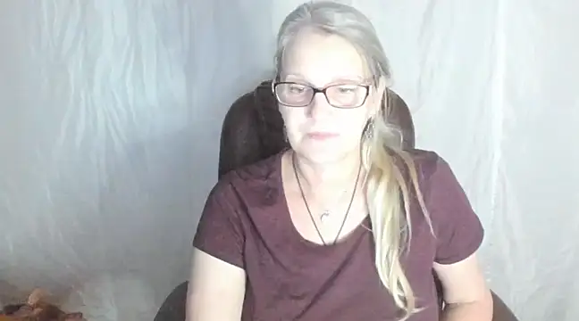 Snapshot of irinamaux chatting on February 2025 07:37:02 PM irinamaux online show from February 2025 07:37:02 PM