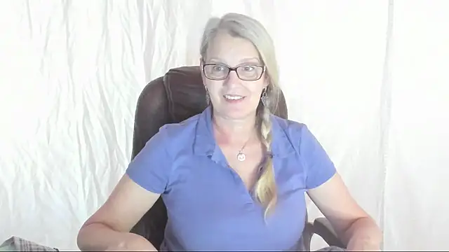 Snapshot of irinamaux chatting on March 2025 12:56:02 PM irinamaux online show from March 2025 12:56:02 PM