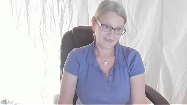 Snapshot of irinamaux chatting on March 2025 07:49:02 AM irinamaux online show from March 2025 07:49:02 AM