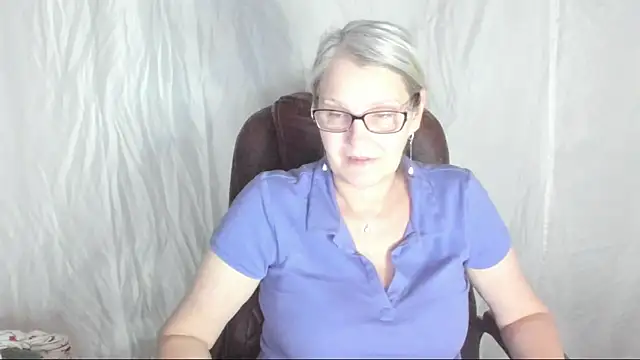 Snapshot of irinamaux chatting on March 2025 02:29:02 PM irinamaux online show from March 2025 02:29:02 PM